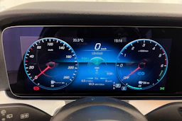 sininen Mercedes-Benz E 2021 kuva 17.