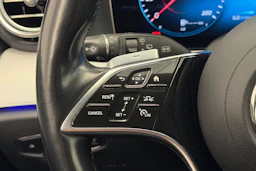 sininen Mercedes-Benz E 2021 kuva 18.