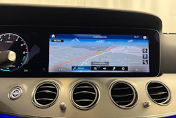 sininen Mercedes-Benz E 2021 kuva 20.