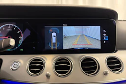 sininen Mercedes-Benz E 2021 kuva 21.
