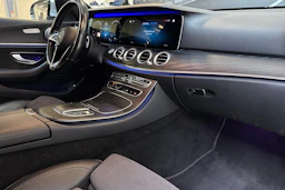 harmaa Mercedes-Benz E 2021 kuva 32.