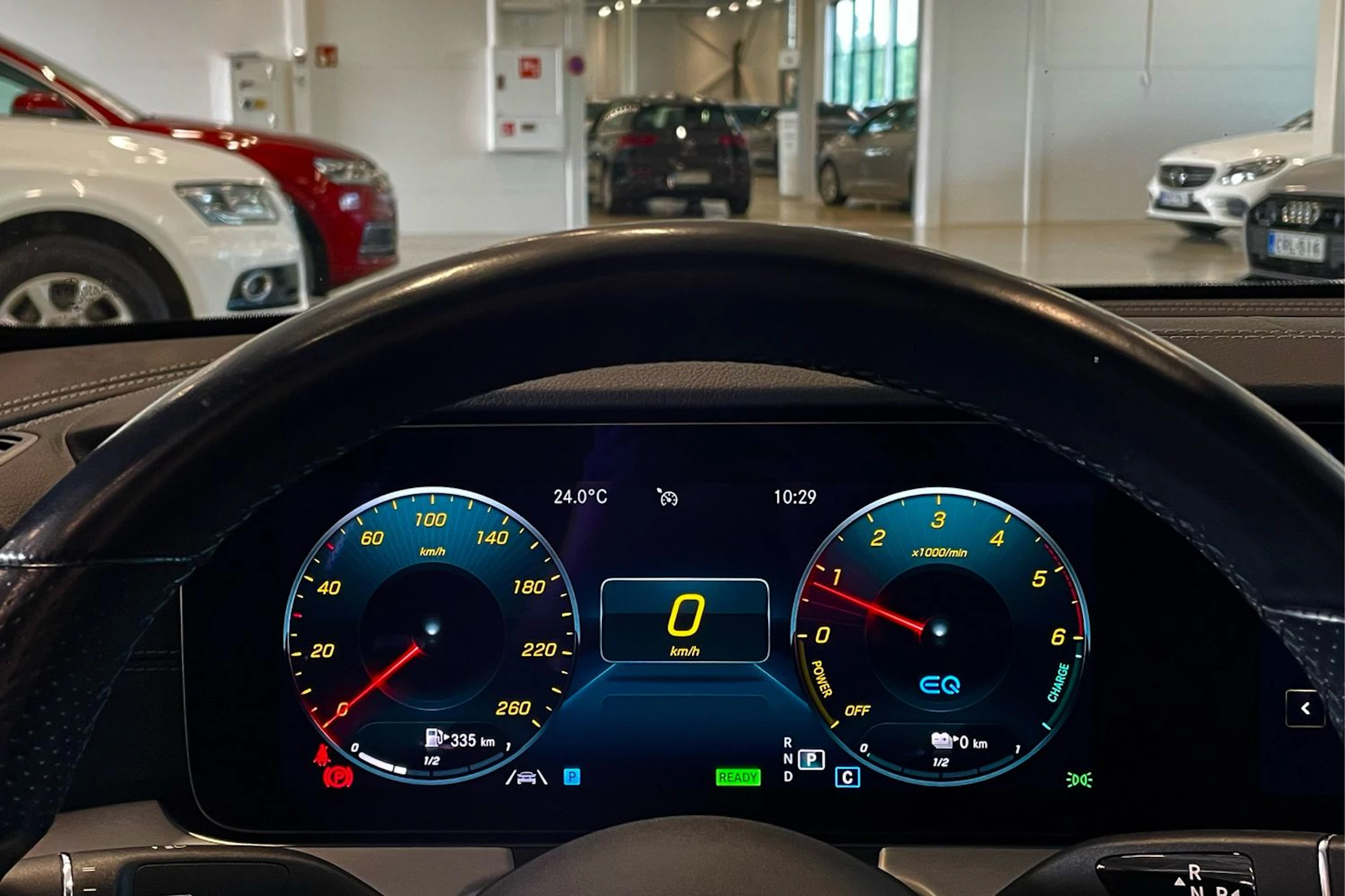 harmaa Mercedes-Benz E 2021 kuva 18.
