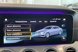 harmaa Mercedes-Benz E 2021 kuva 29.