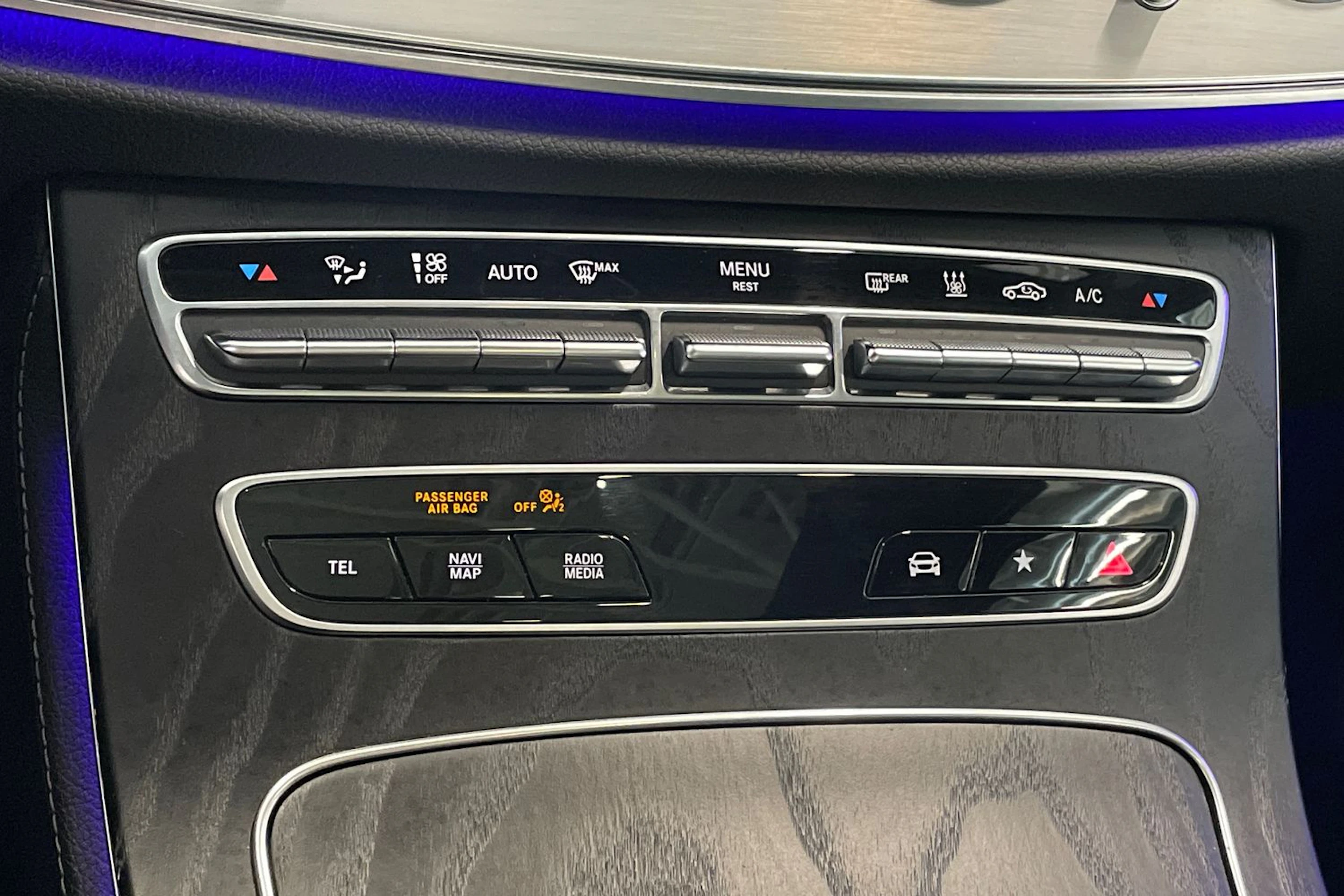 harmaa Mercedes-Benz E 2021 kuva 31.