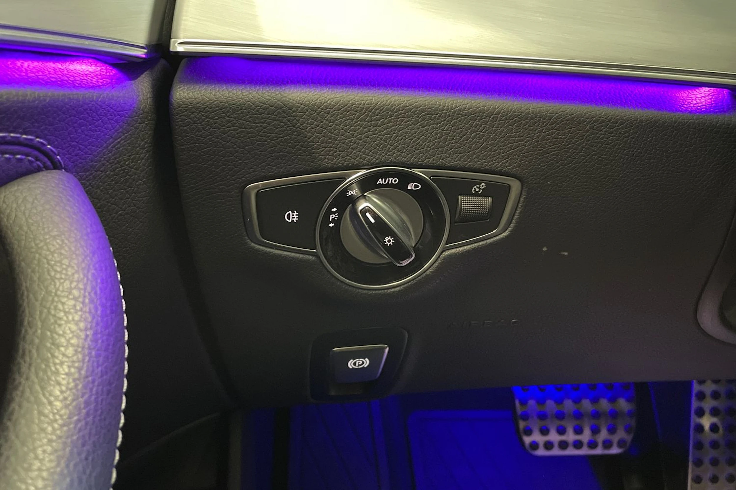 harmaa Mercedes-Benz E 2021 kuva 34.