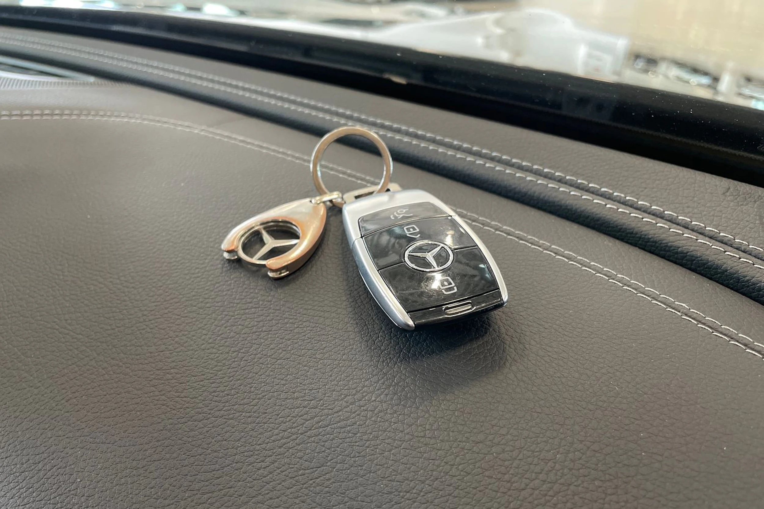 harmaa Mercedes-Benz E 2021 kuva 40.