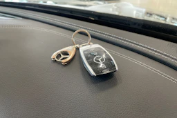 harmaa Mercedes-Benz E 2021 kuva 40.