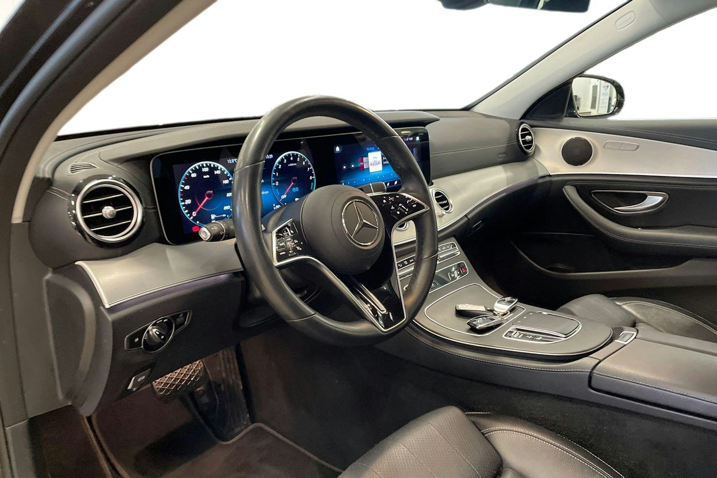 Harmaa Mercedes-Benz E 2021 kuva 7.