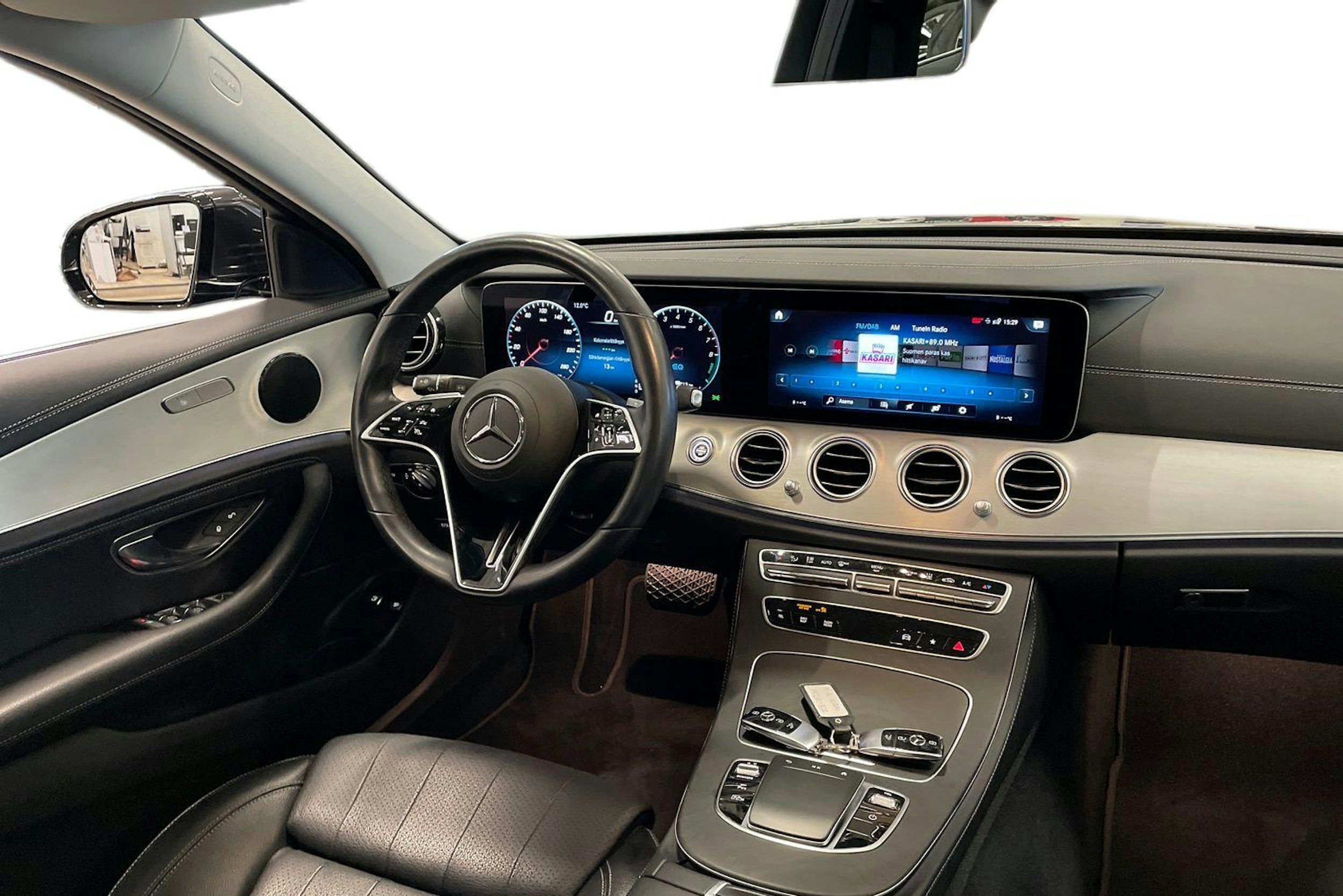 Harmaa Mercedes-Benz E 2021 kuva 9.