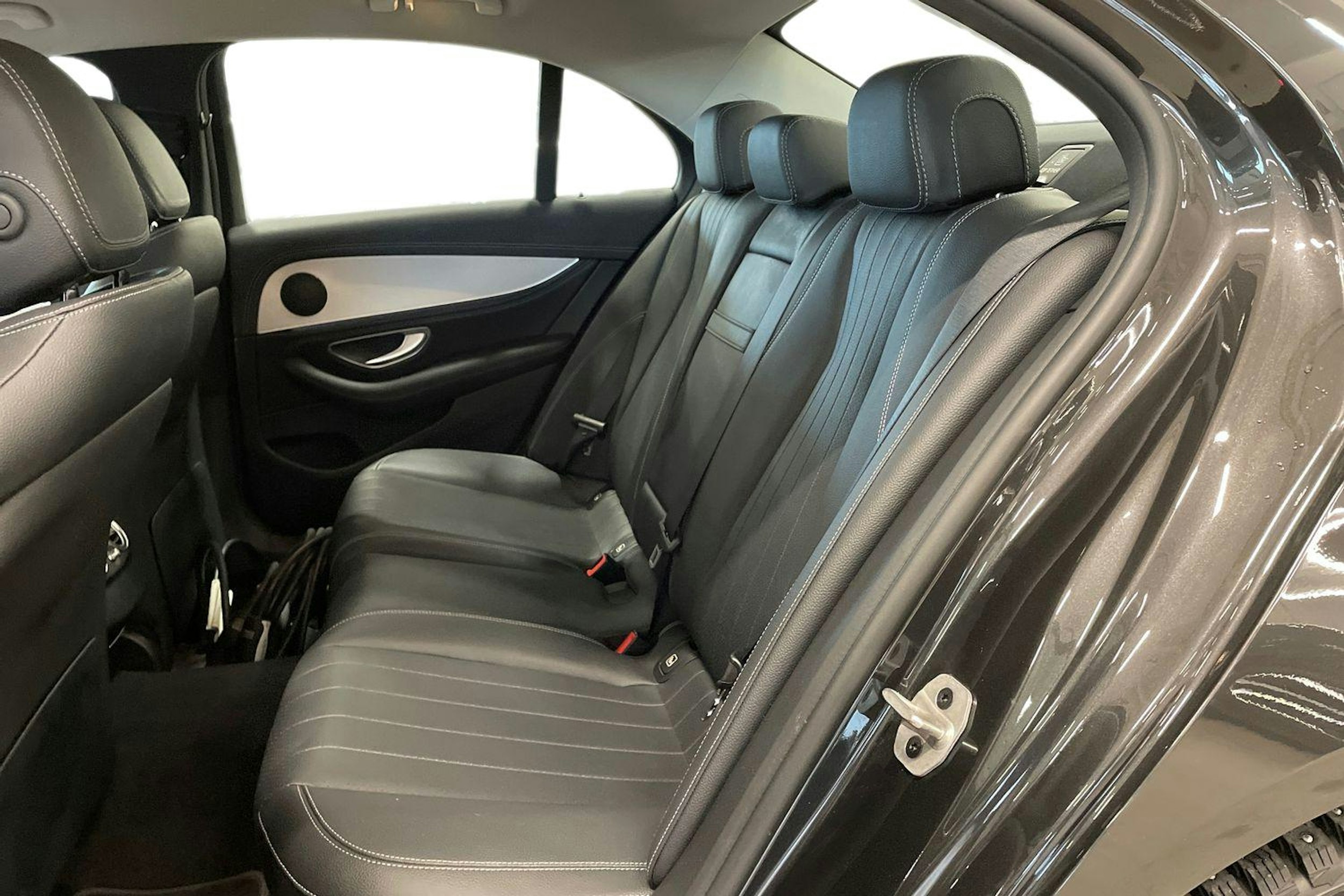 Harmaa Mercedes-Benz E 2021 kuva 10.