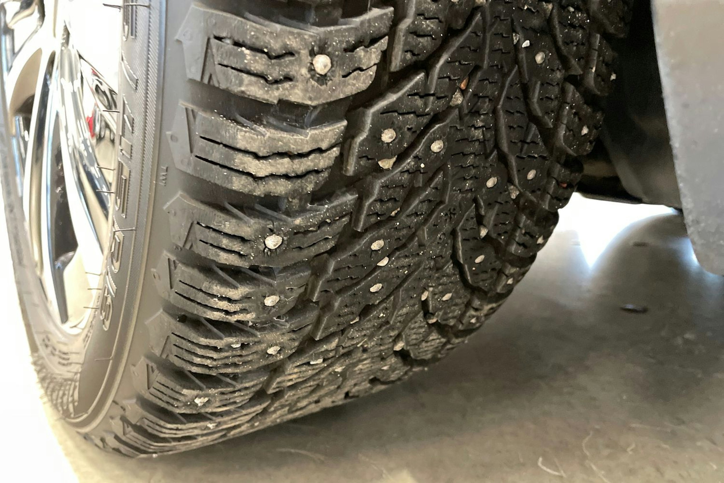 Harmaa Mercedes-Benz E 2021 kuva 13.