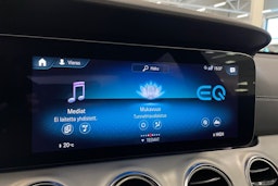 Harmaa Mercedes-Benz E 2021 kuva 27.