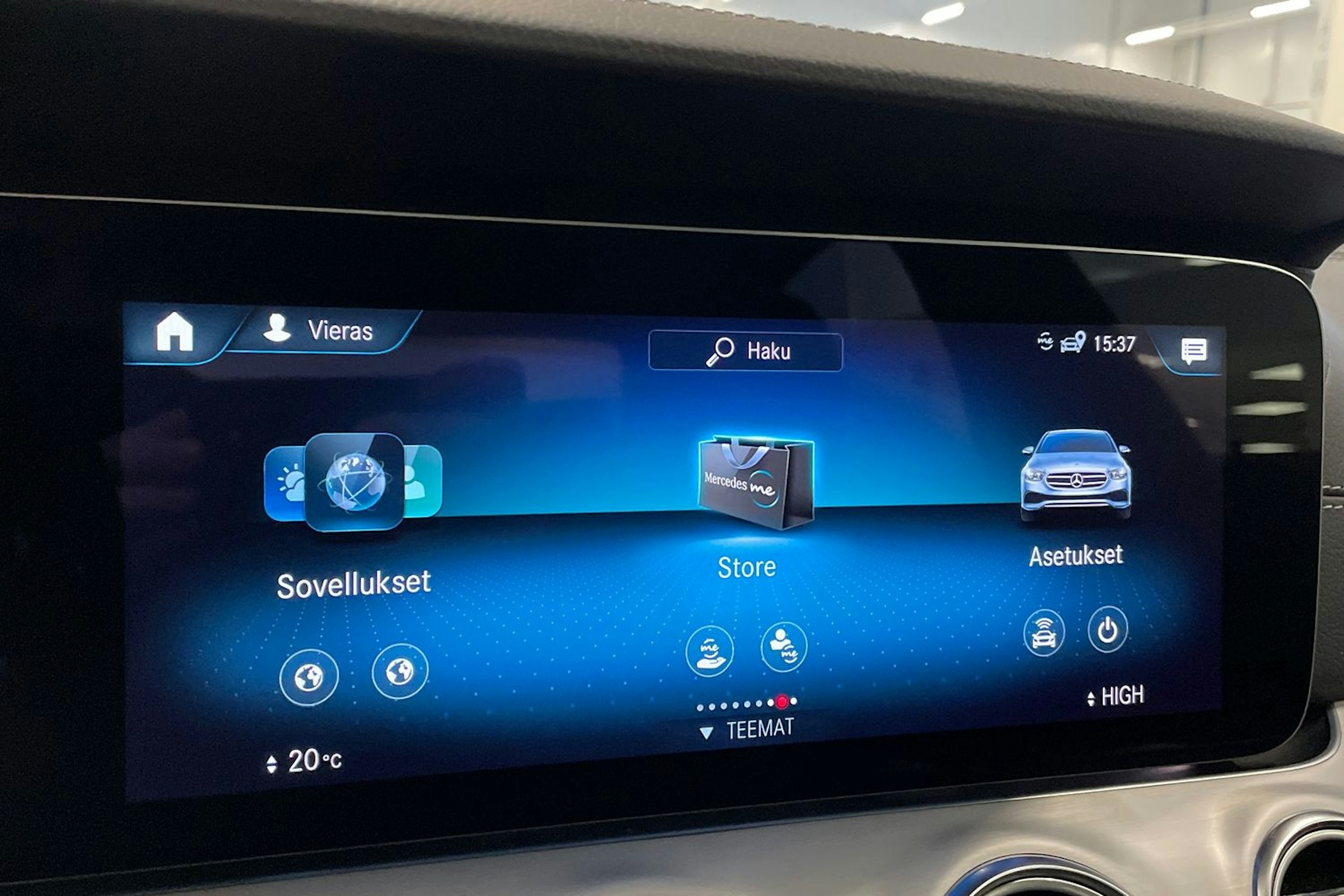 Harmaa Mercedes-Benz E 2021 kuva 28.