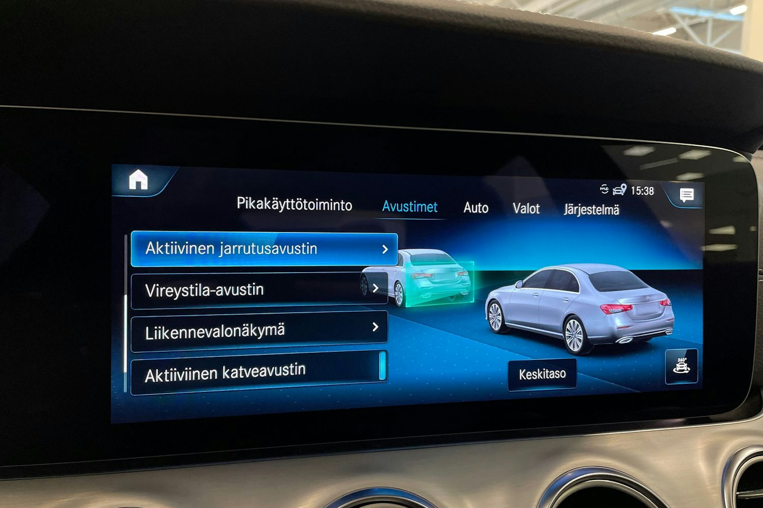 Harmaa Mercedes-Benz E 2021 kuva 30.