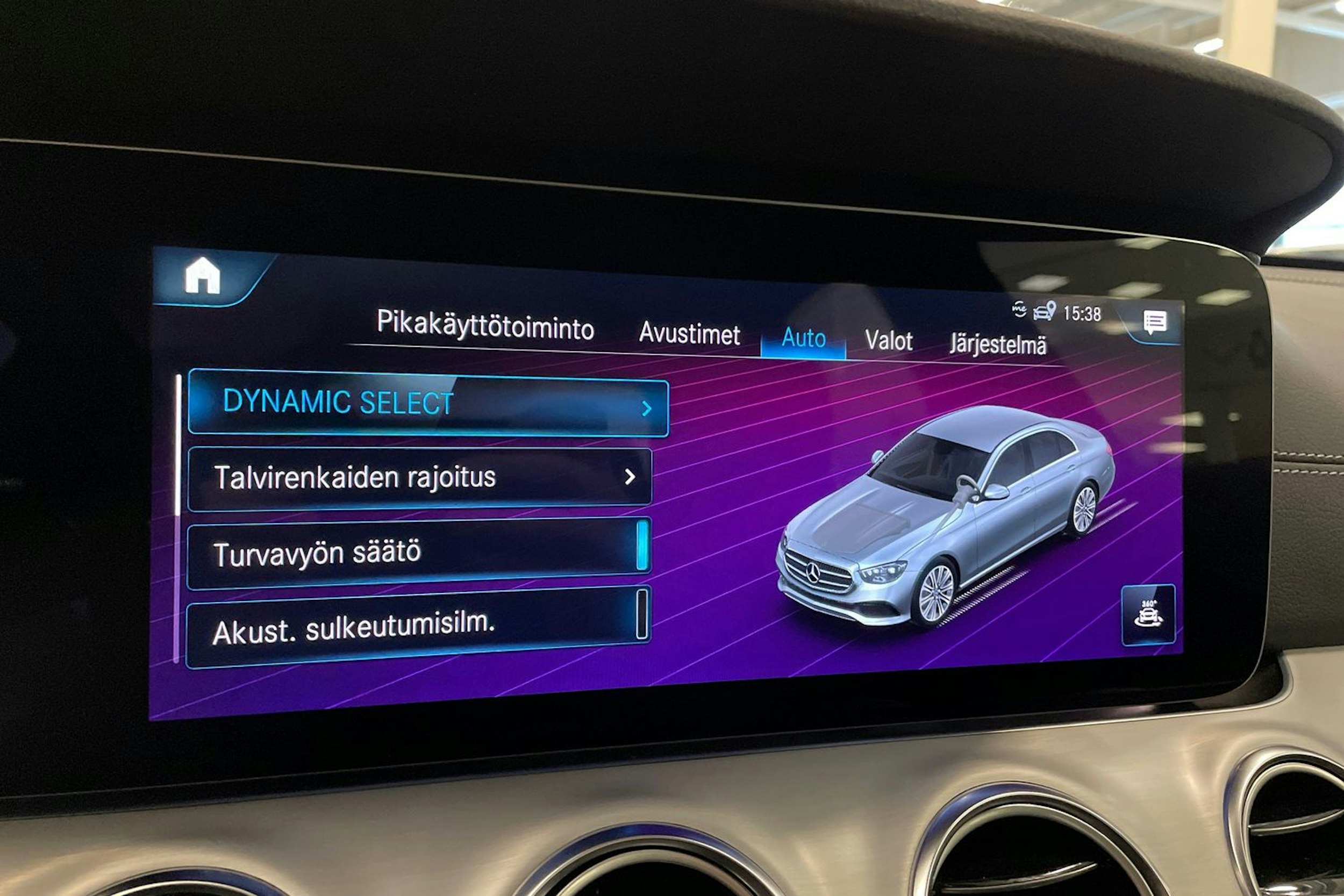 Harmaa Mercedes-Benz E 2021 kuva 31.