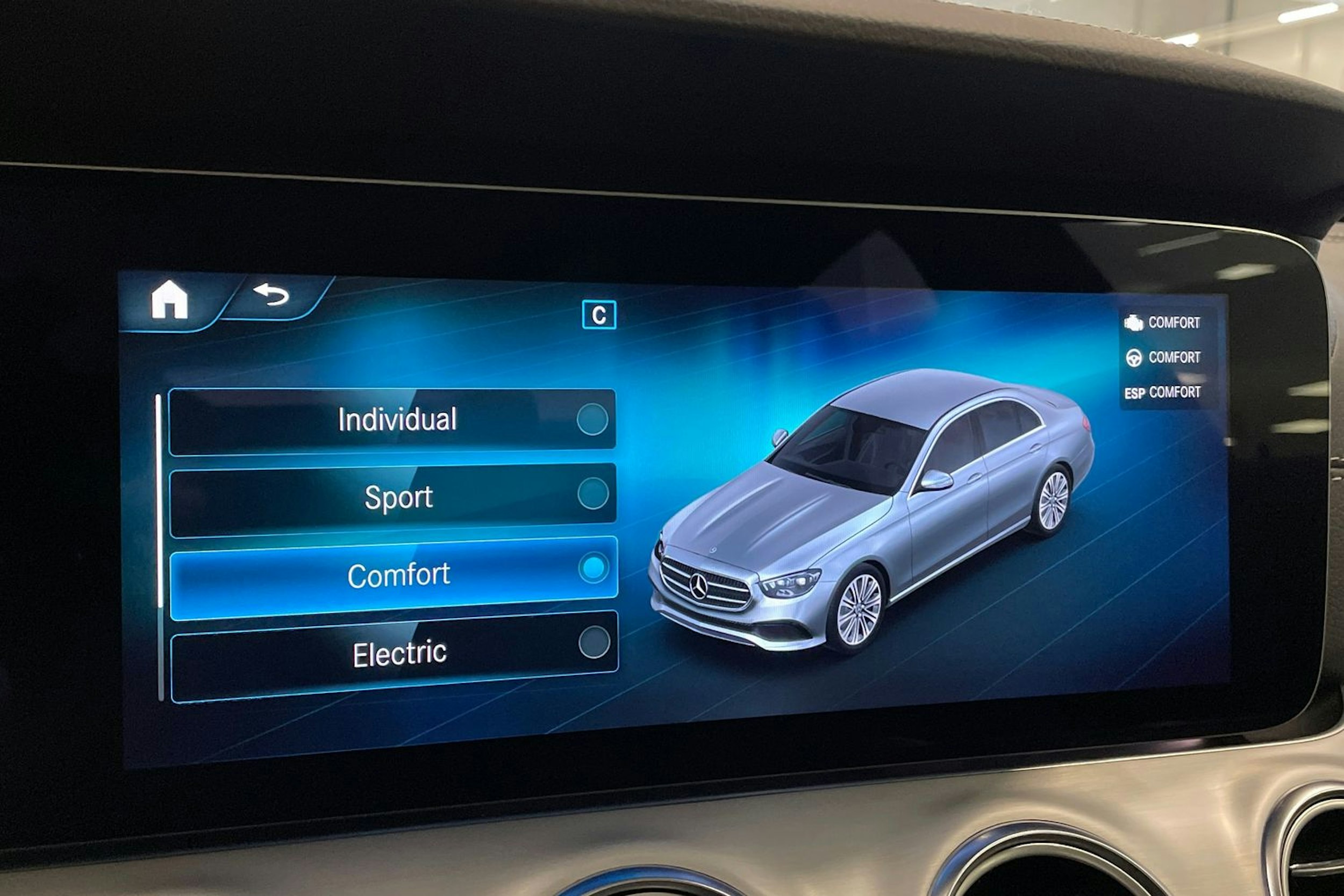 Harmaa Mercedes-Benz E 2021 kuva 36.