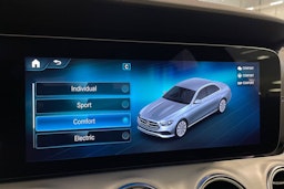 Harmaa Mercedes-Benz E 2021 kuva 36.