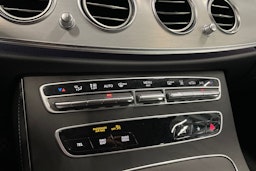 Harmaa Mercedes-Benz E 2021 kuva 37.