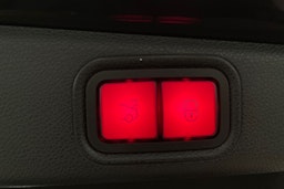 Harmaa Mercedes-Benz E 2021 kuva 46.