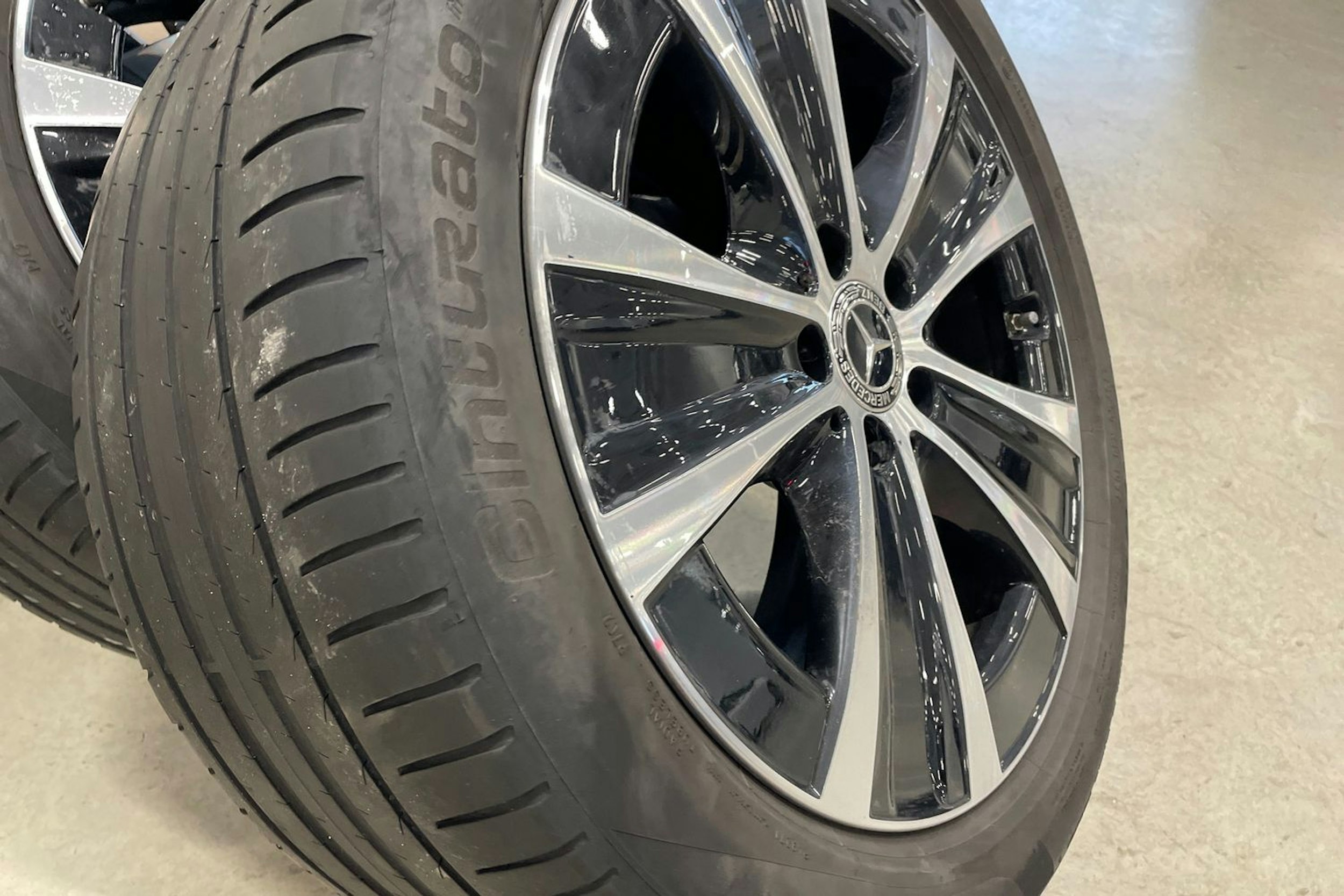 Harmaa Mercedes-Benz E 2021 kuva 47.