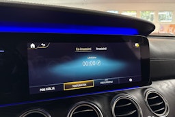 harmaa Mercedes-Benz E 2021 kuva 28.