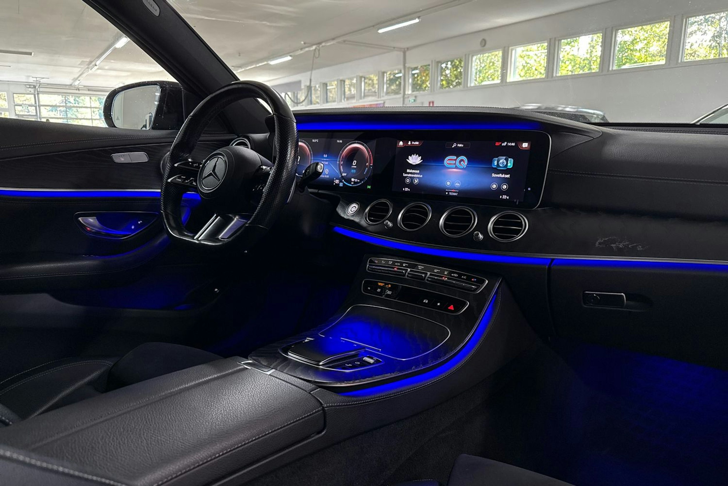 harmaa Mercedes-Benz E 2021 kuva 33.