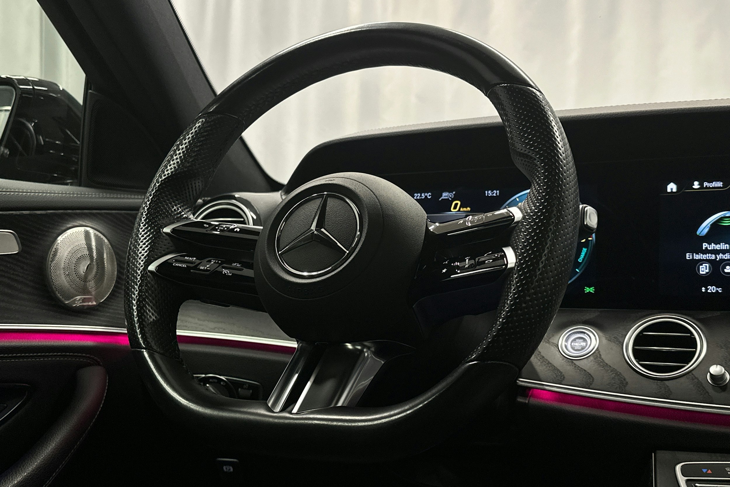 harmaa Mercedes-Benz E 2021 kuva 19.