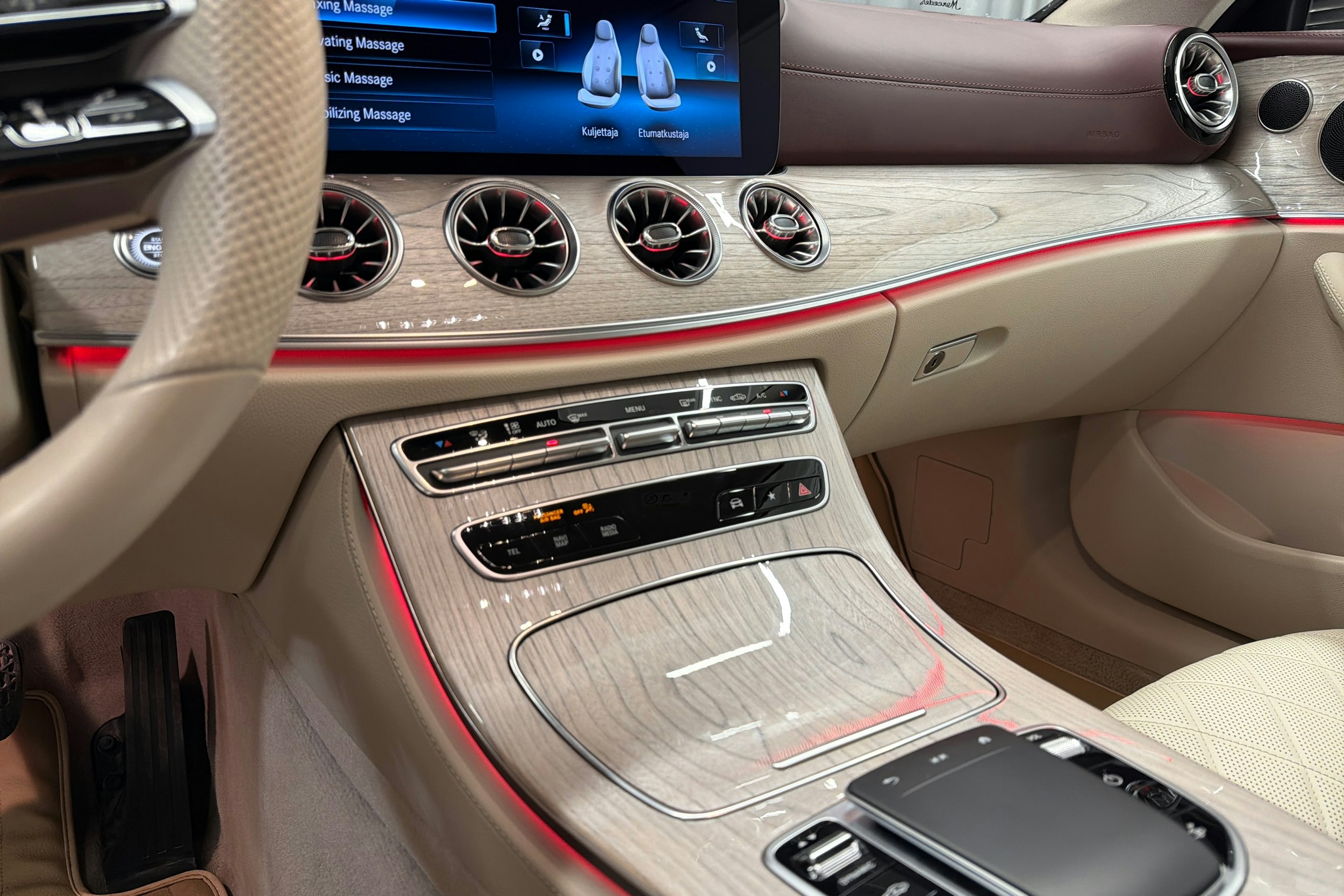 harmaa Mercedes-Benz E 2021 kuva 17.