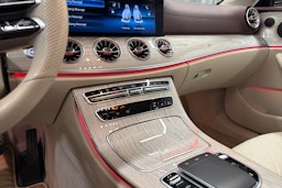 harmaa Mercedes-Benz E 2021 kuva 17.