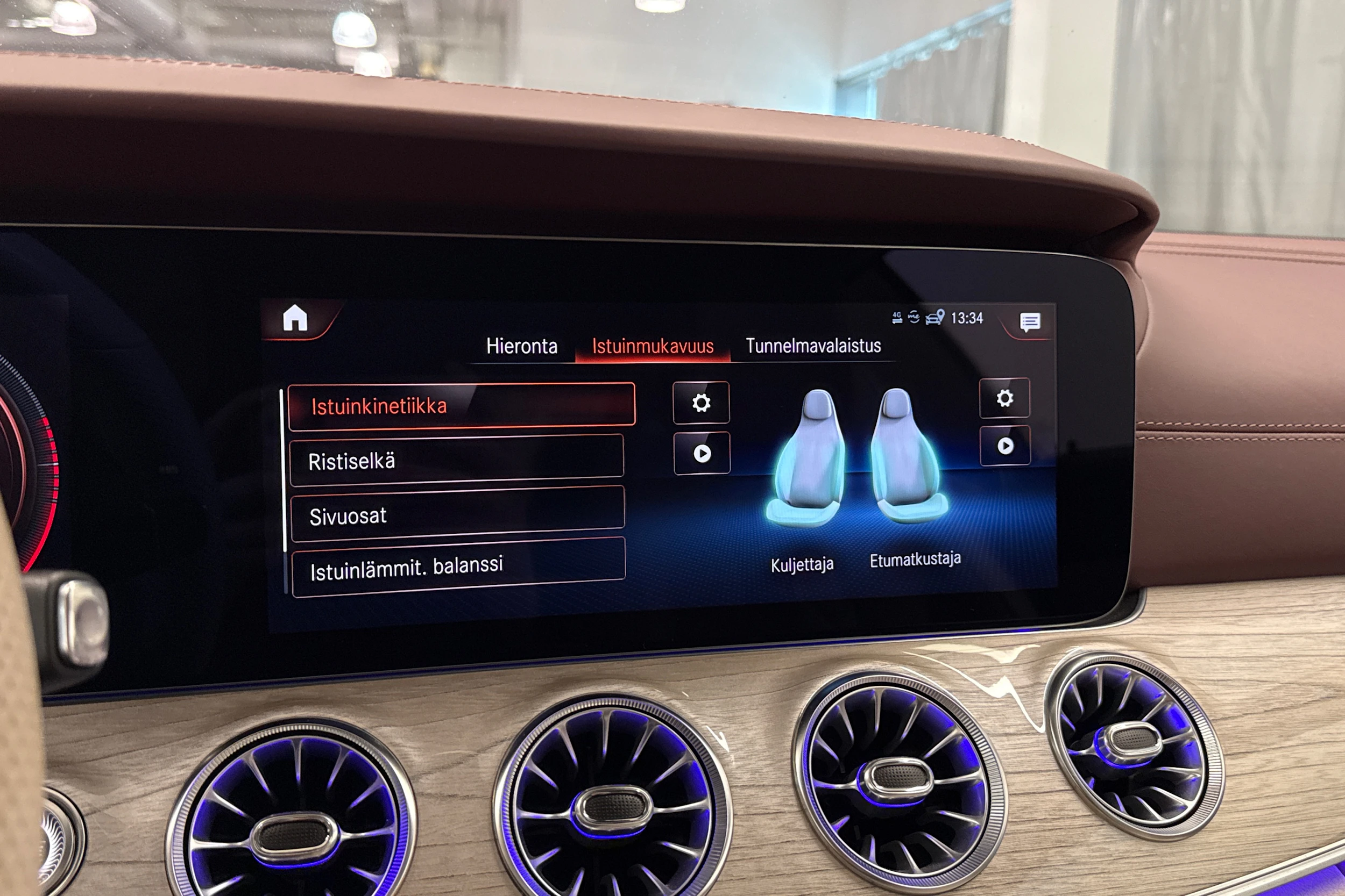 harmaa Mercedes-Benz E 2021 kuva 34.