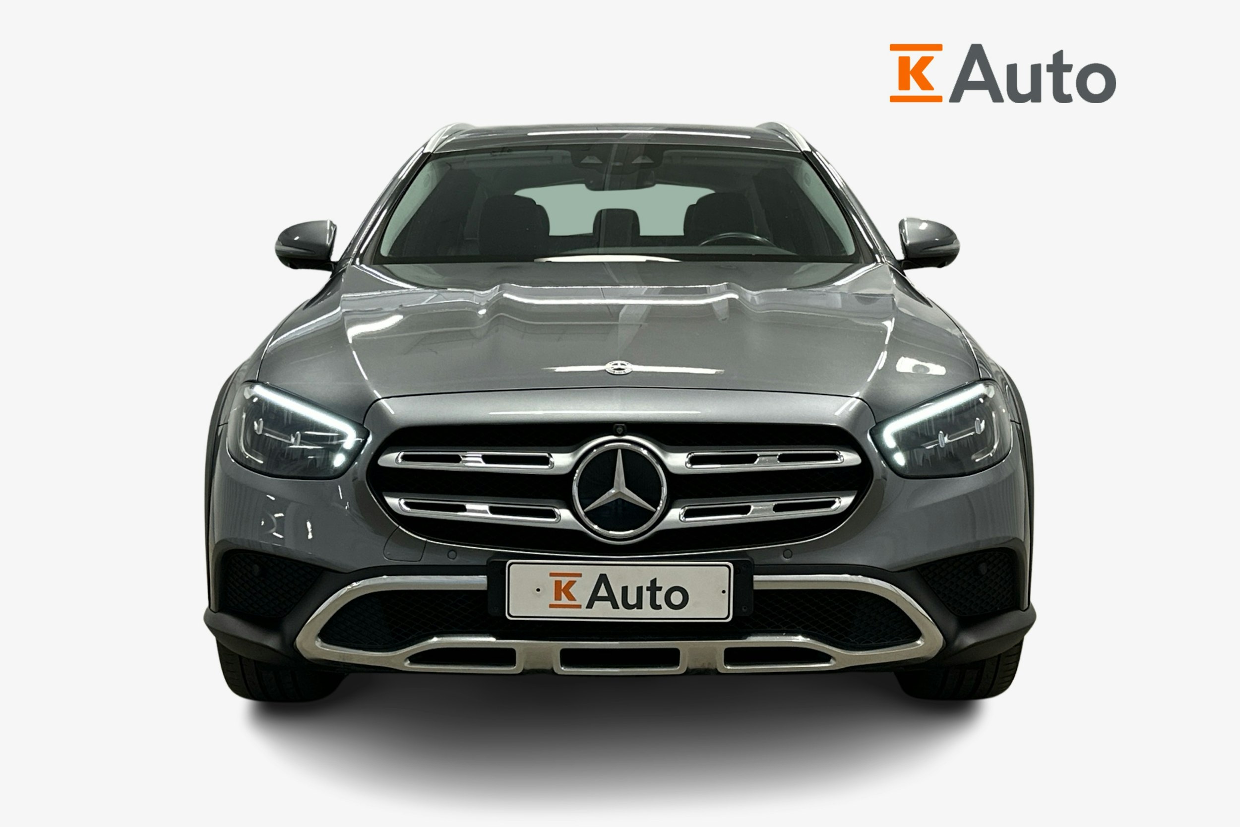 hopea Mercedes-Benz E 2022 kuva 4.