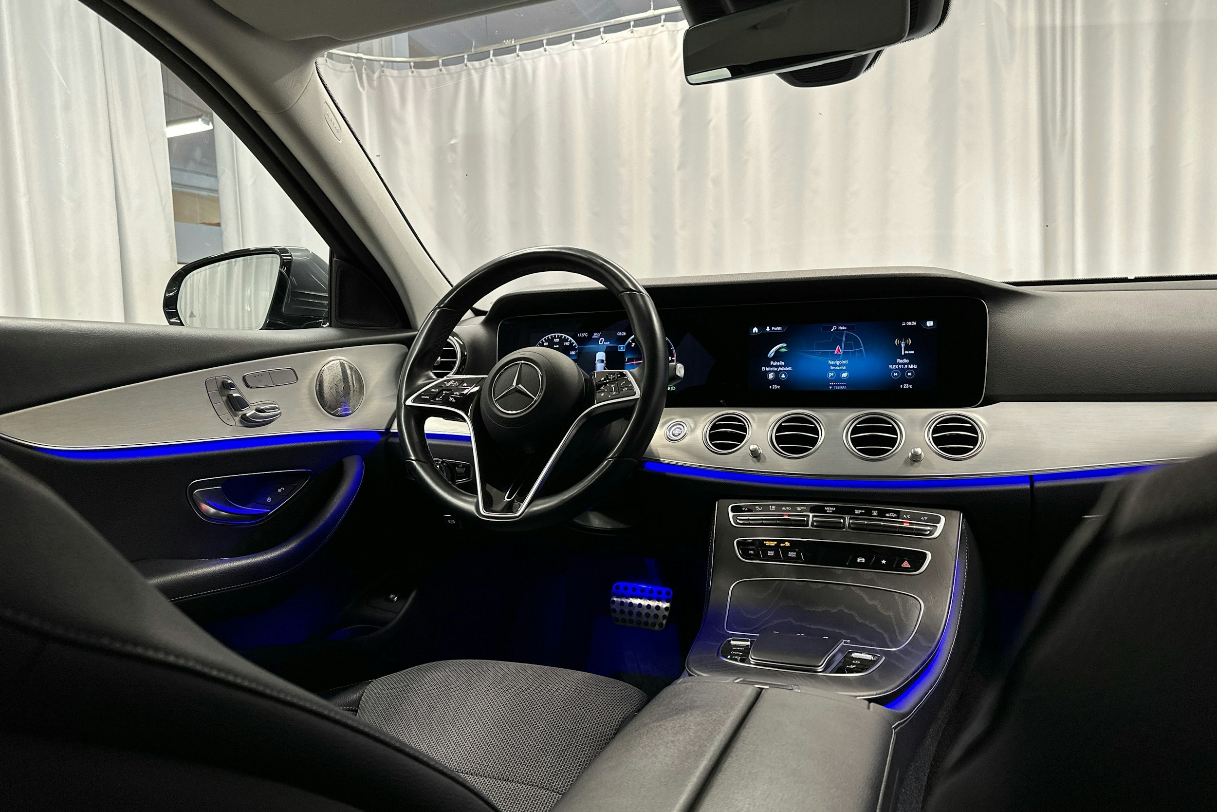 hopea Mercedes-Benz E 2022 kuva 8.