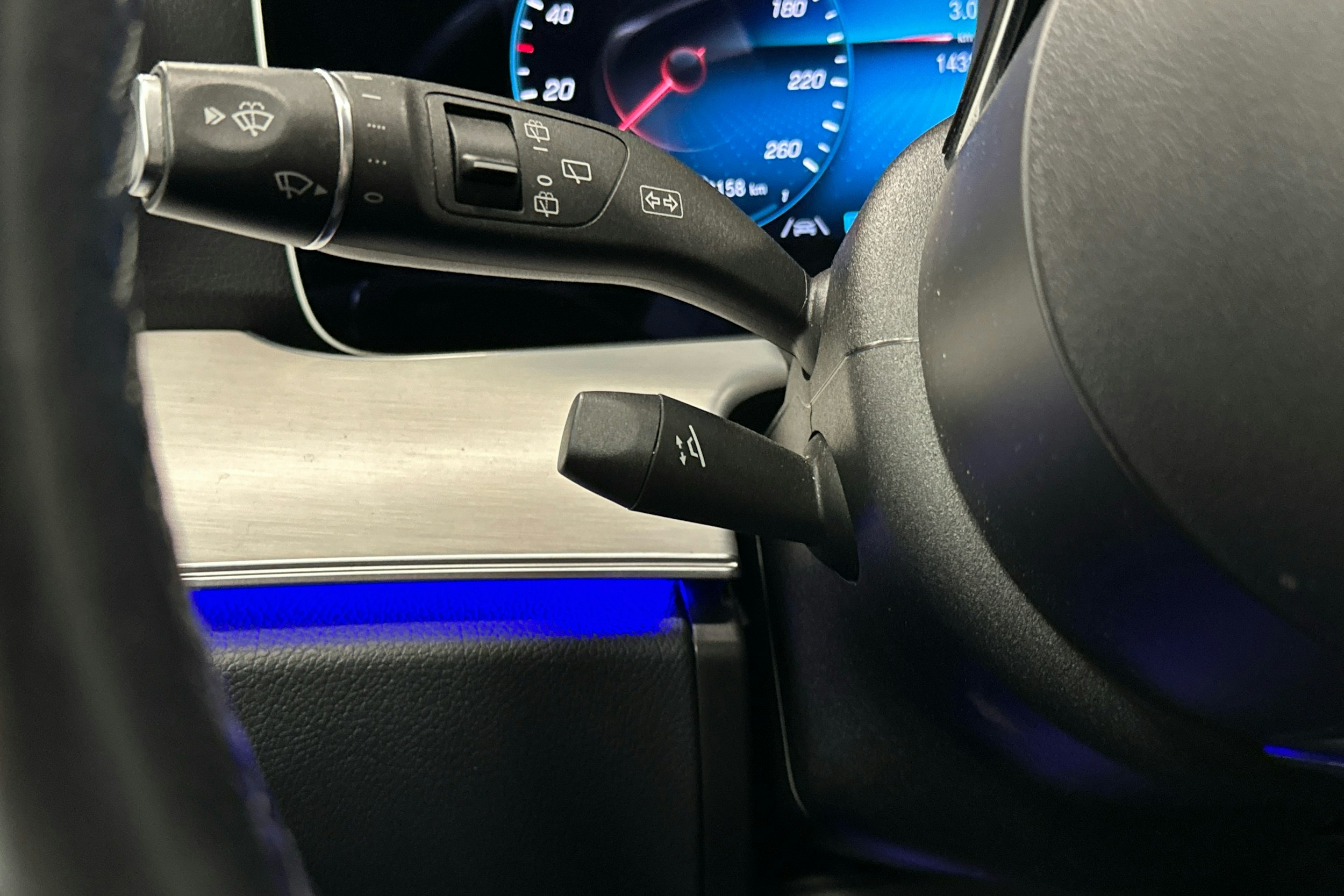 hopea Mercedes-Benz E 2022 kuva 11.