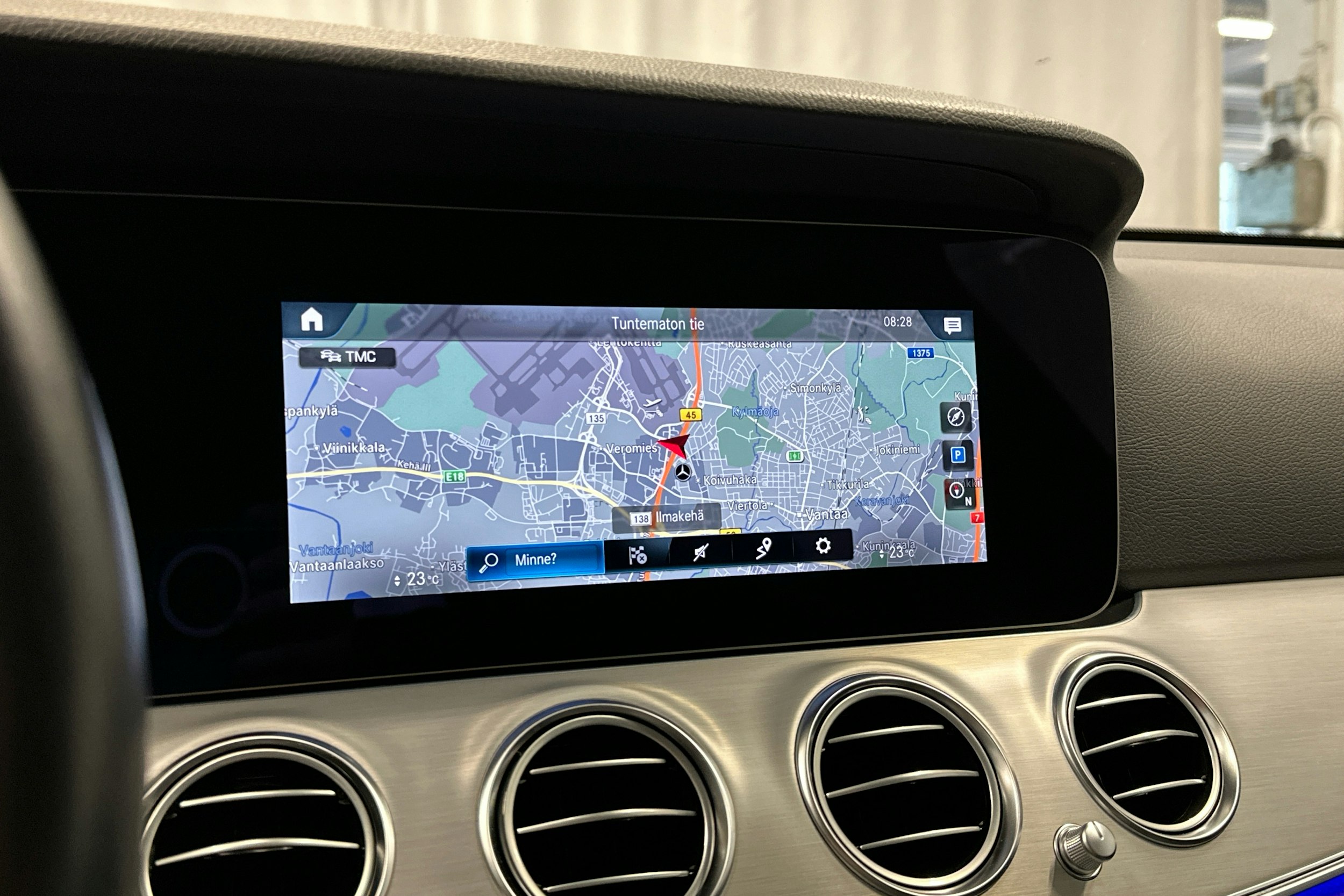 hopea Mercedes-Benz E 2022 kuva 13.