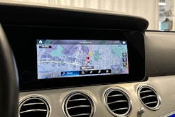hopea Mercedes-Benz E 2022 kuva 13.