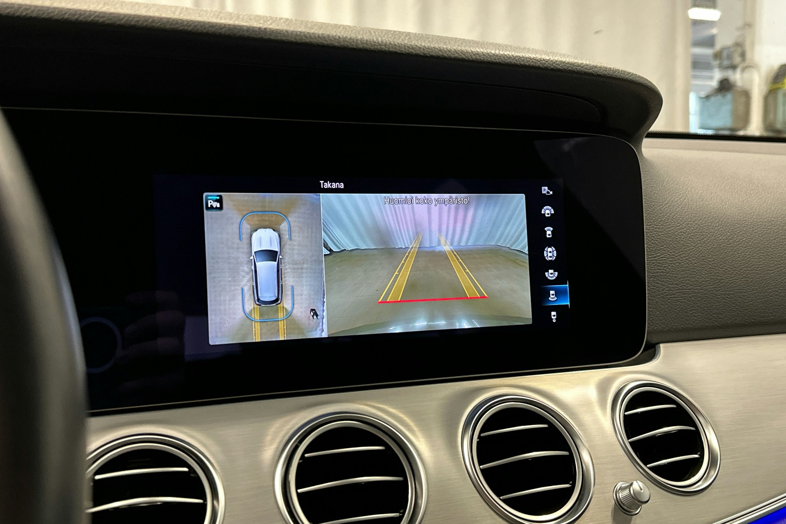 hopea Mercedes-Benz E 2022 kuva 14.