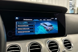 hopea Mercedes-Benz E 2022 kuva 17.