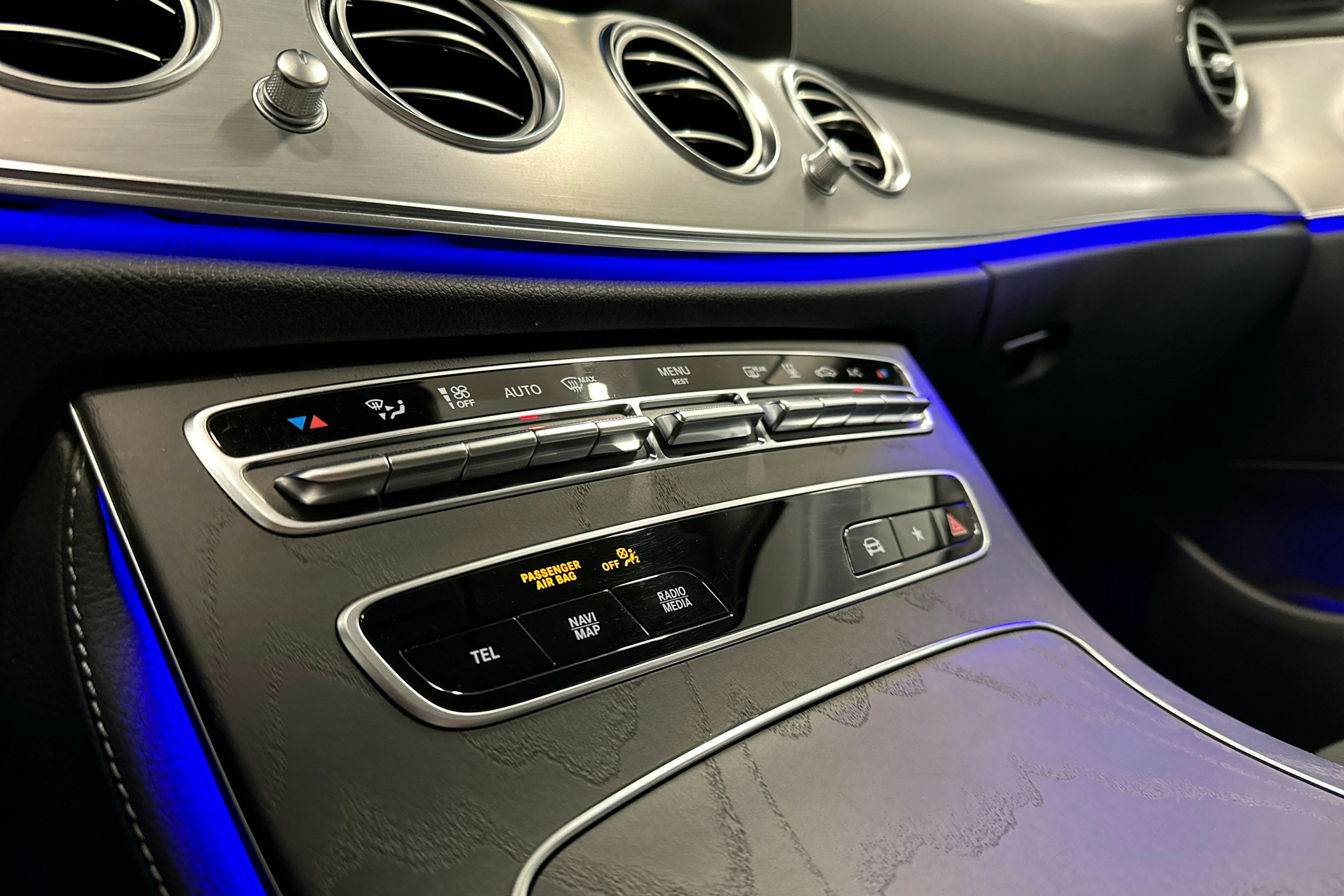 hopea Mercedes-Benz E 2022 kuva 19.