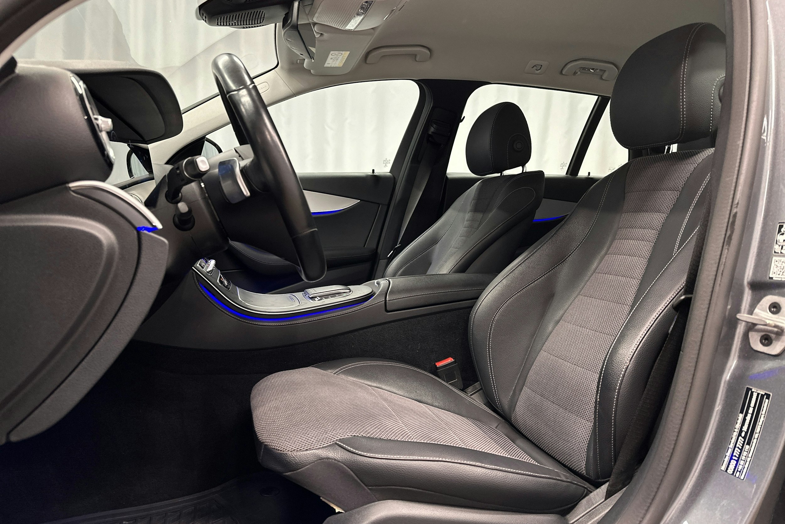 hopea Mercedes-Benz E 2022 kuva 23.
