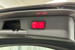 hopea Mercedes-Benz E 2022 kuva 26.