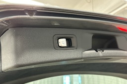 hopea Mercedes-Benz E 2022 kuva 27.