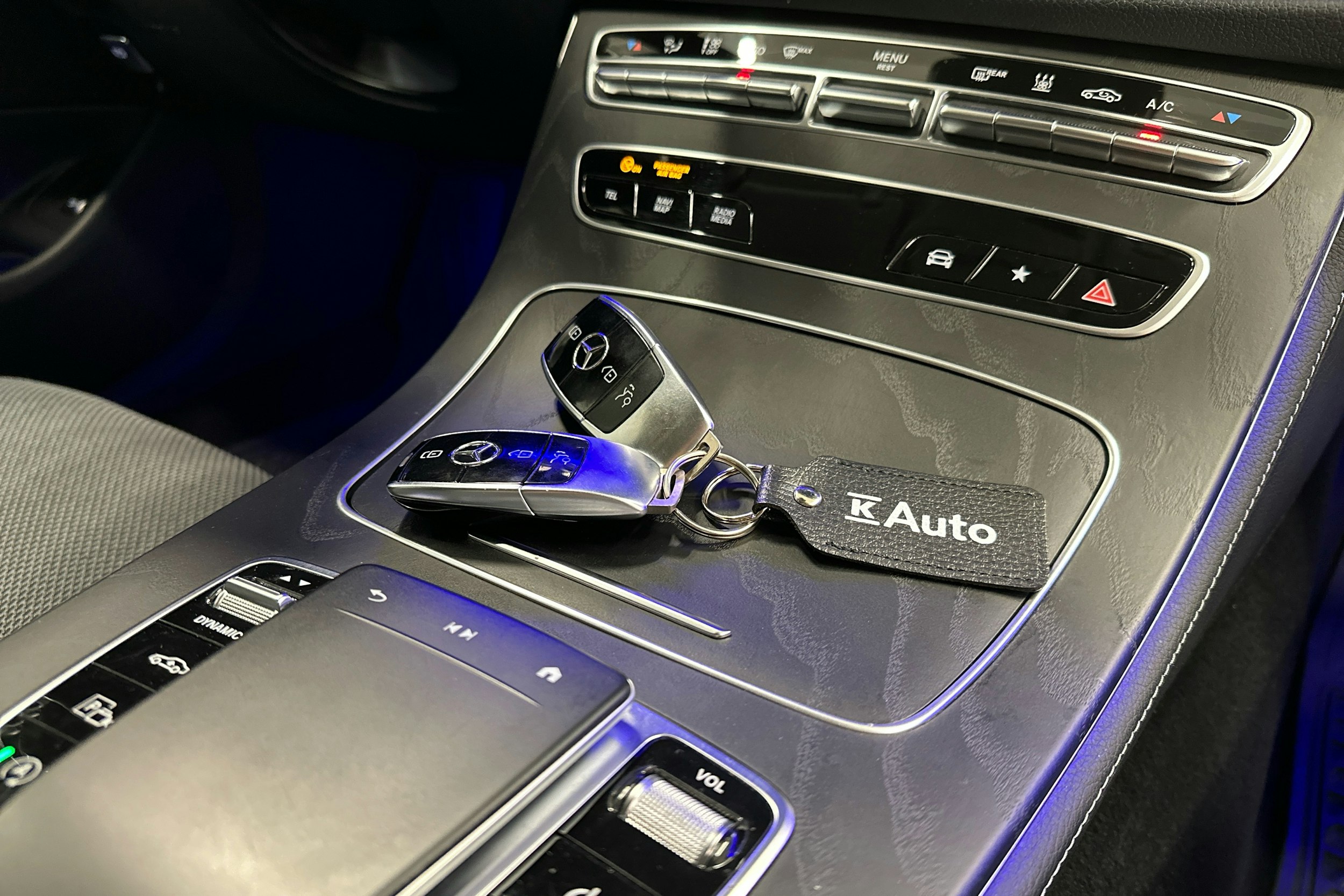 hopea Mercedes-Benz E 2022 kuva 29.