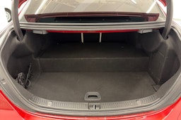 punainen Mercedes-Benz E 2022 kuva 13.