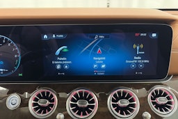 punainen Mercedes-Benz E 2022 kuva 21.