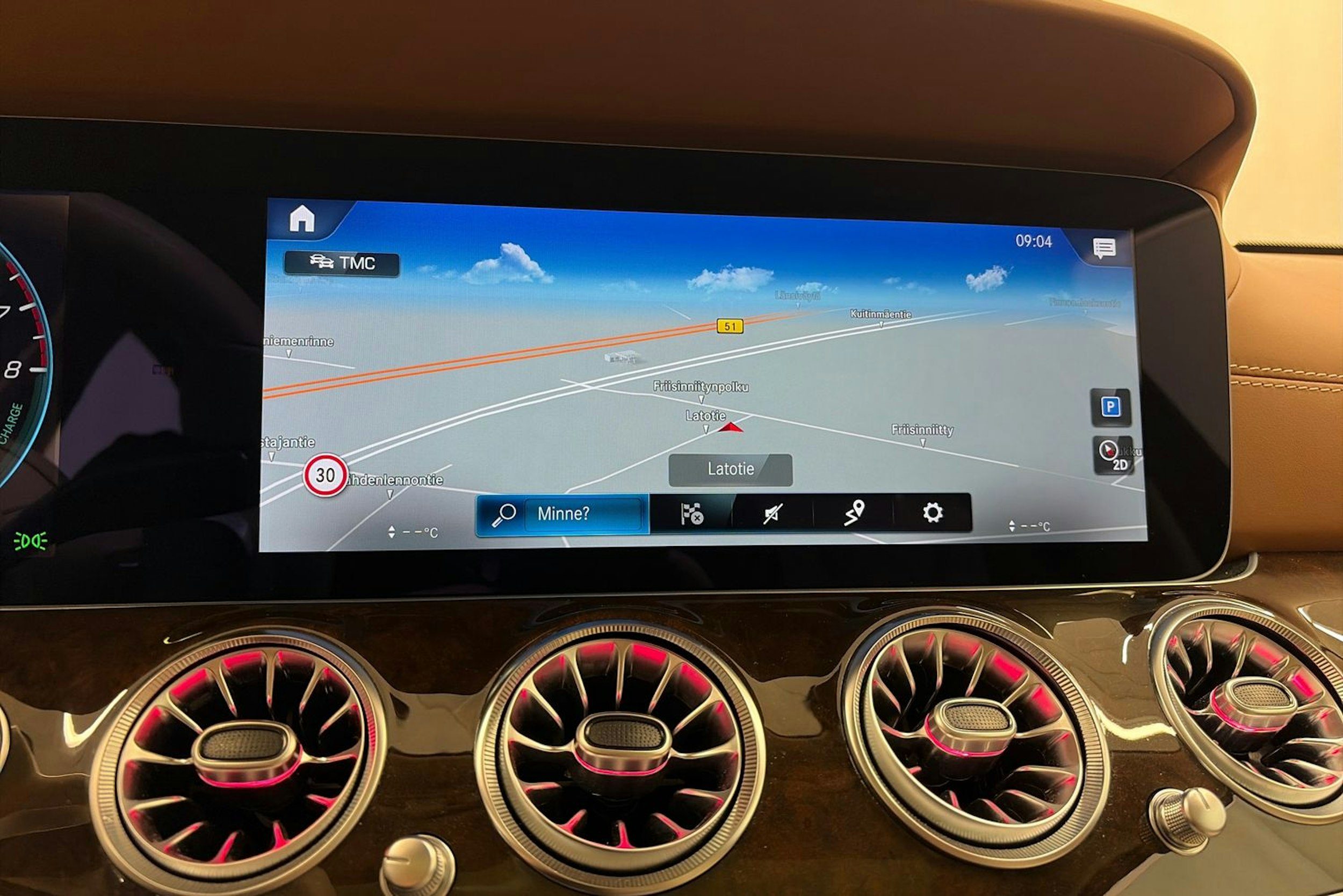 punainen Mercedes-Benz E 2022 kuva 25.