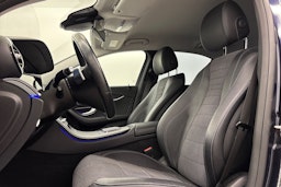 met. sininen Mercedes-Benz E 2022 kuva 11.