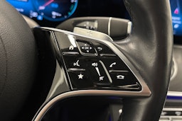 met. sininen Mercedes-Benz E 2022 kuva 15.