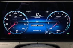 met. sininen Mercedes-Benz E 2022 kuva 16.