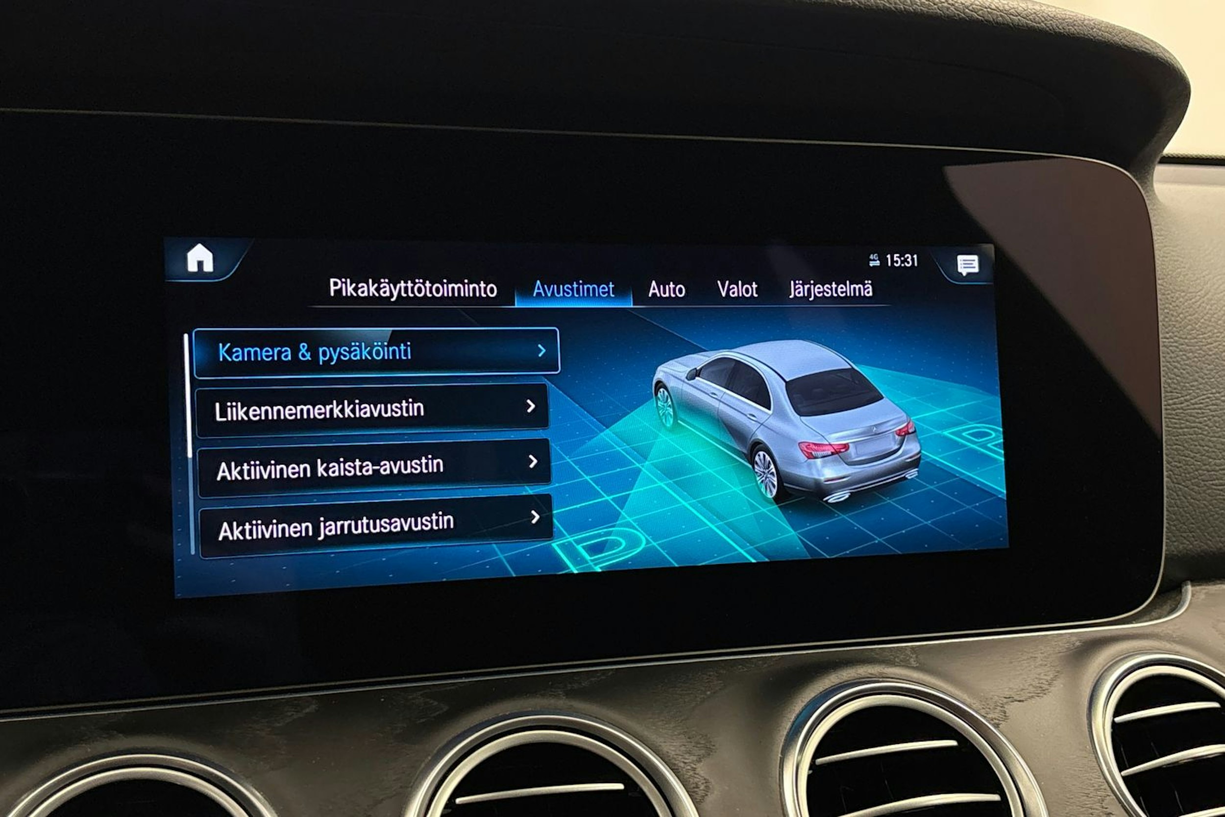 met. sininen Mercedes-Benz E 2022 kuva 20.