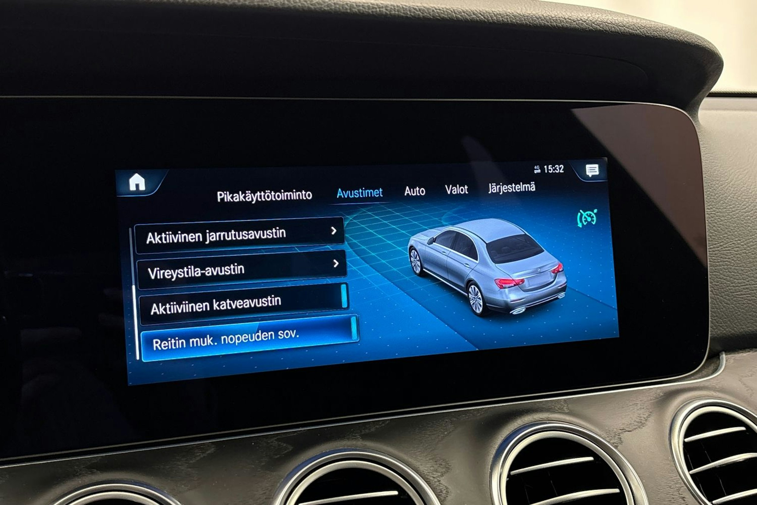 met. sininen Mercedes-Benz E 2022 kuva 22.